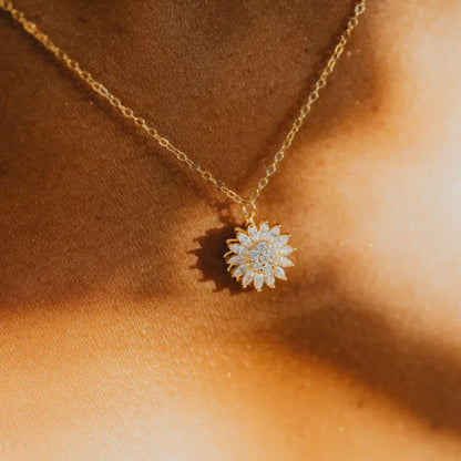 Collar Girasol Giratorio en Oro